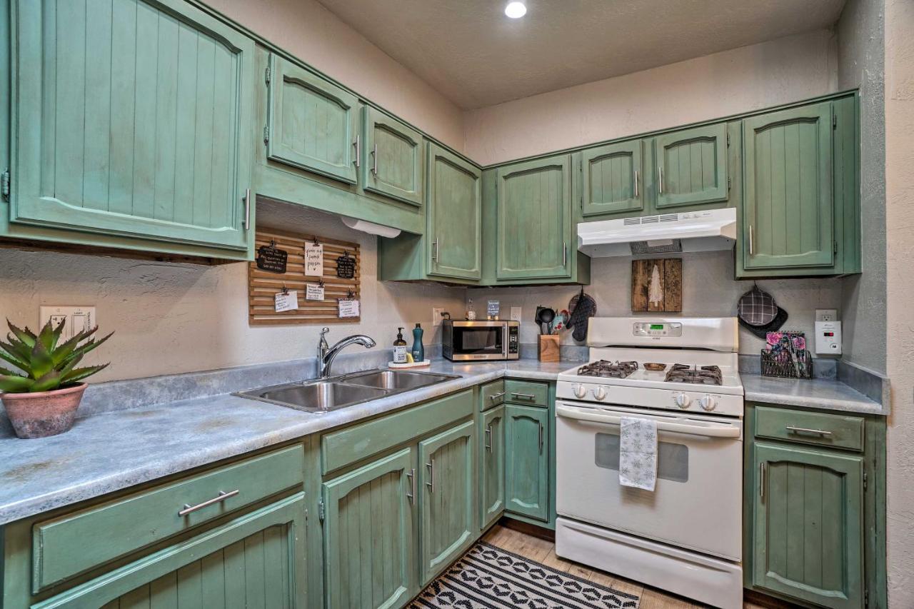 Central Williams Studio With Fireplace On Route 66! Apartment Exterior photo